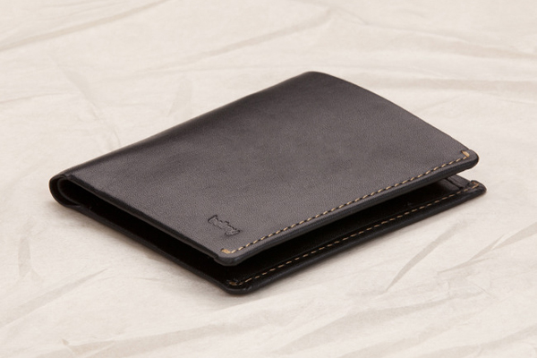 note-sleeve-wallet-black-1