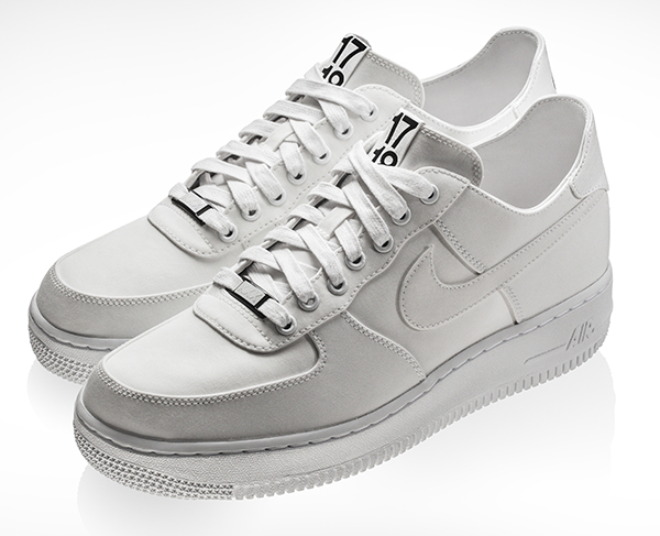 DSM_AF1_White_Pair_12232