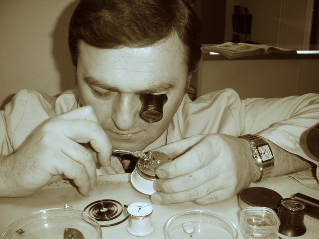Master watchmaker Mitchell Lodowski restoring a old Breguet pocket watch