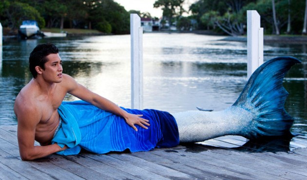 zac-becomes-a-merman-mako-mermaids-33980123-933-548