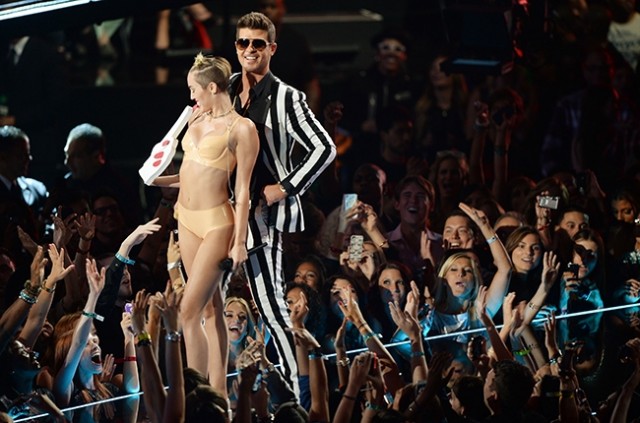 miley-cyrus-robin-thicke-vma-650a-640x423