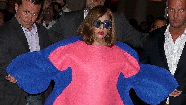 lady gaga paris hotel 220912