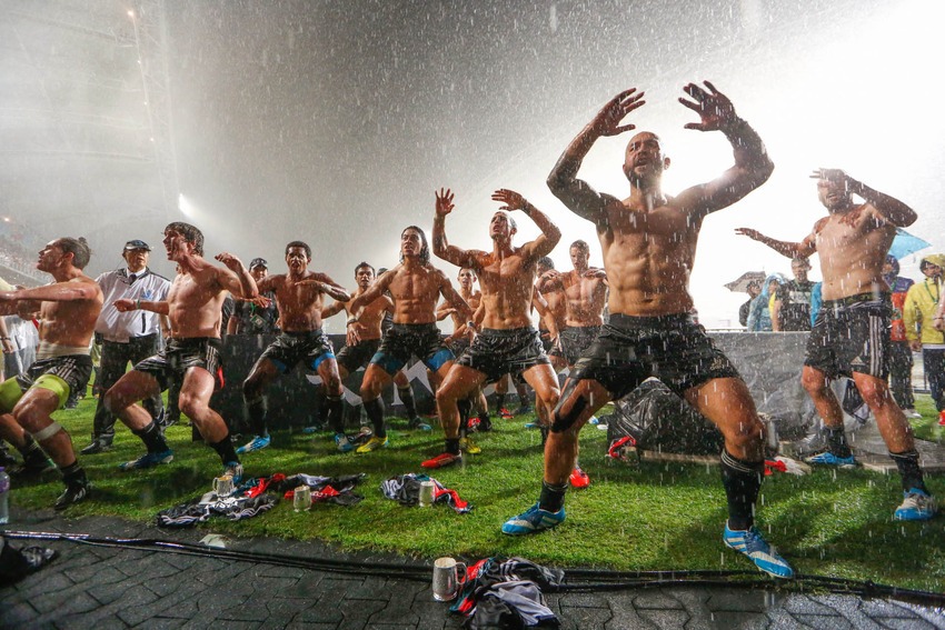shirtless_rugby_men-1