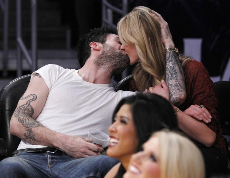 256674-adam-levine-and-anne-v