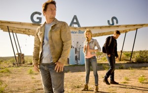 transformers4-firstlook-cast-gasstation-full2