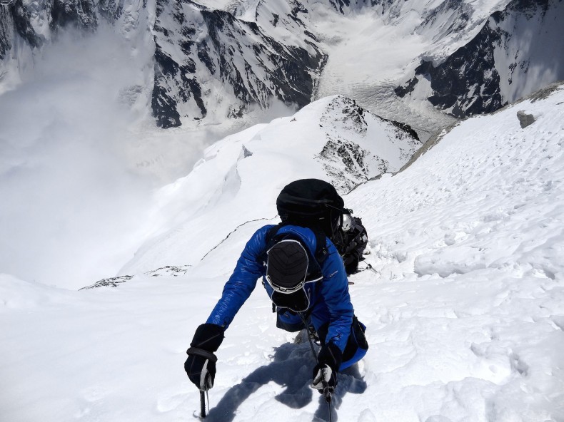 08_Michele Cucchi climbing at 8300mt