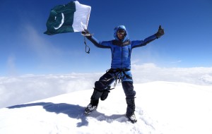 13_Ali Durani at K2 summit ph Lunger