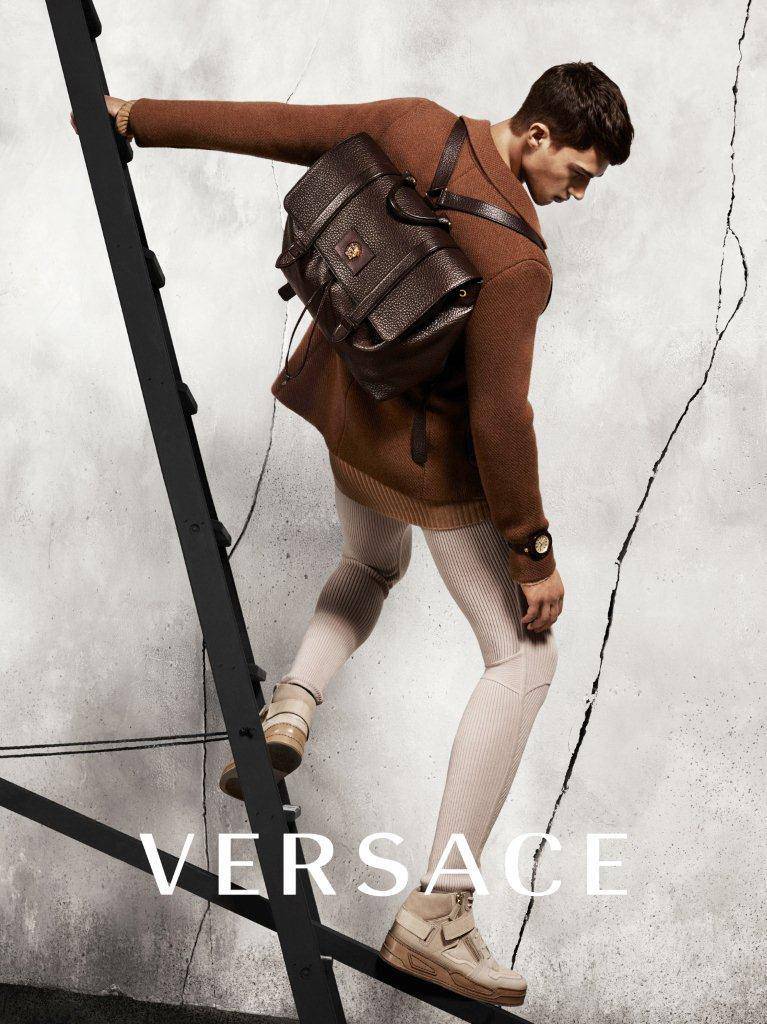 versace-fw-2015-adv-00