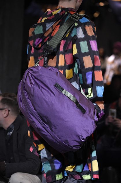 MILAN, ITALY - JANUARY 13: A model, detail, walks the runway at the Marni show during Milan Men's Fashion Week Fall/Winter 2018/19 on January 13, 2018 in Milan, Italy. (Photo by Pietro D'Aprano/Getty Images for Marni)