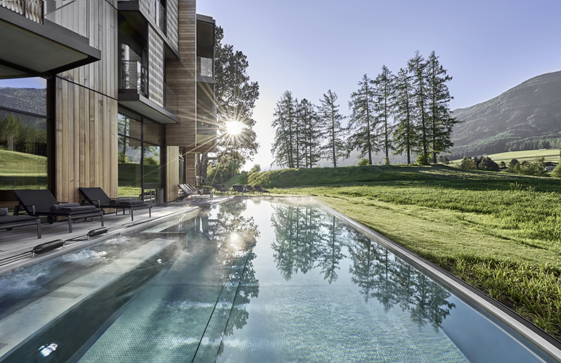 5. lanserhof_lans_outdoorpool_2_alexander_haiden