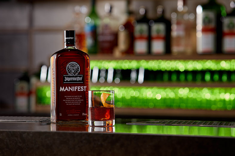 Manifest-Old-Fashioned-On-Bar