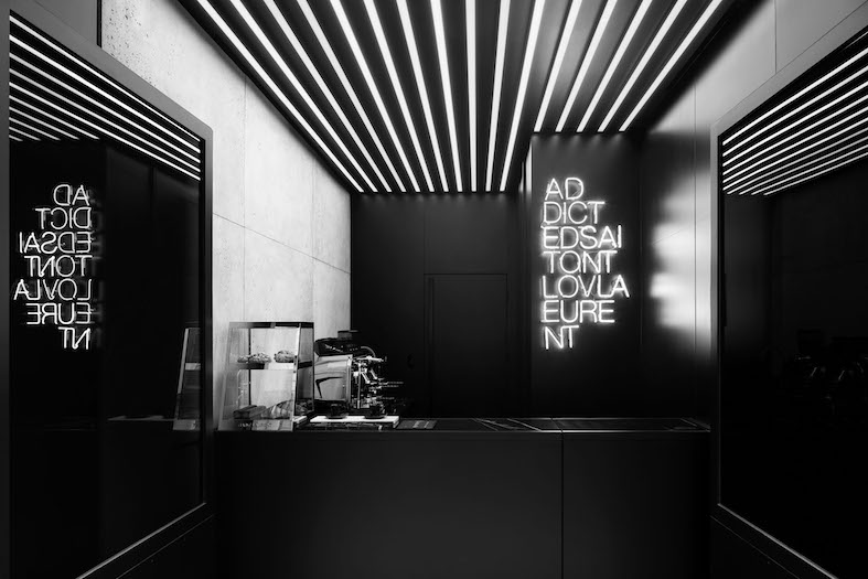 Saint Laurent Cafe